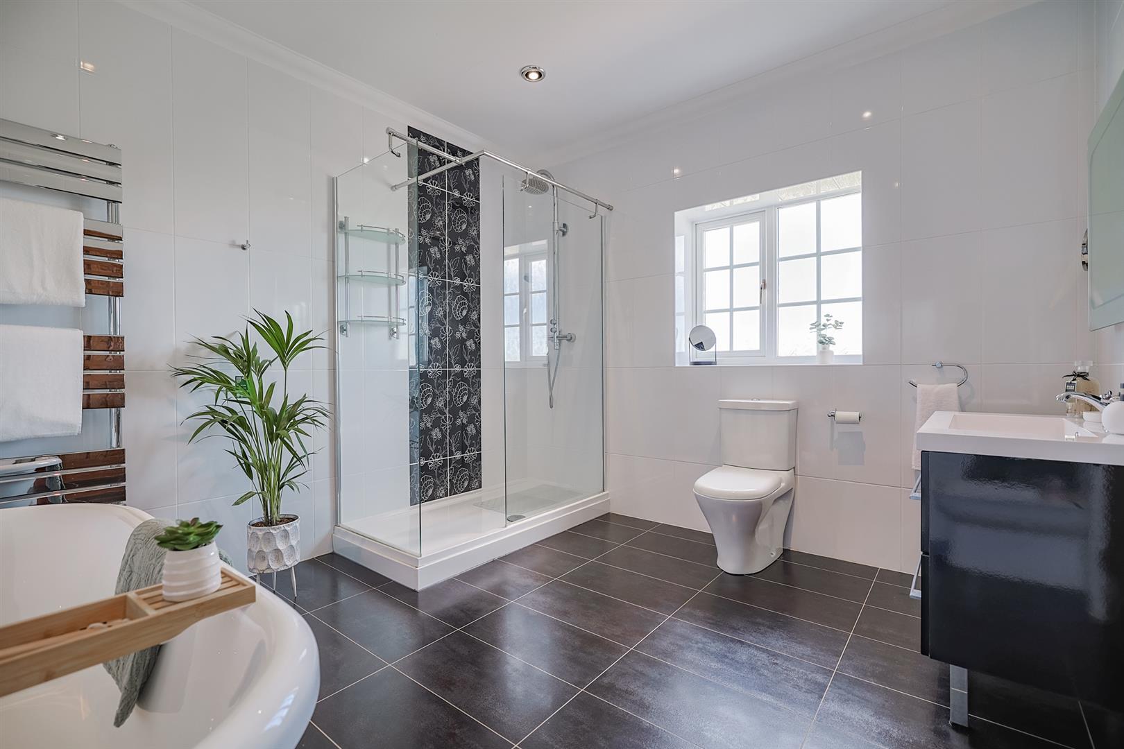 6 Clos Y Parc, Five Roads, Llanelli, SA15 5HB